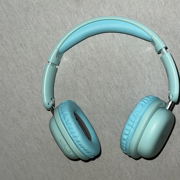 Wireless Over-Ear Headphones - Mint Green Bluetooth. - Picture 1 of 2